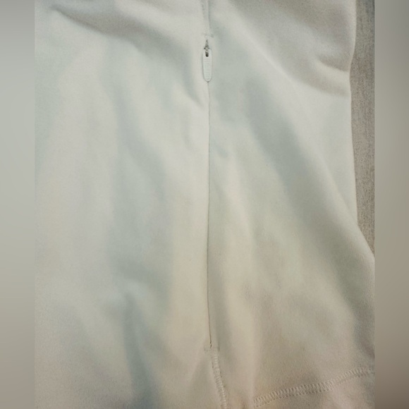 Lululemon,  Run Briskly, 1/2 zip, Pullover, White, 6 - Picture 3 of 9
